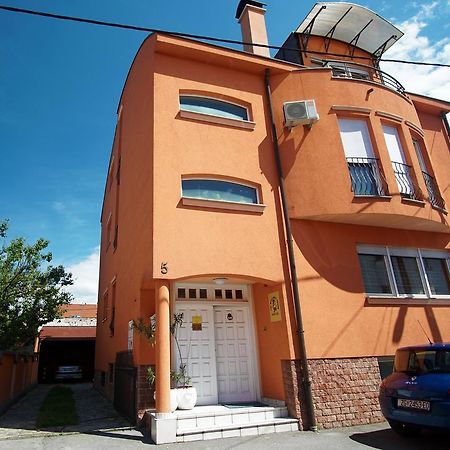 The Wallaby House Hostel Zagreb Bagian luar foto