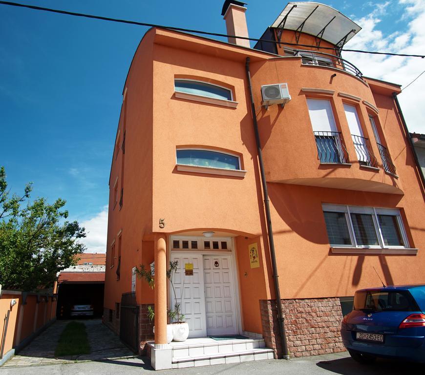 The Wallaby House Hostel Zagreb Bagian luar foto
